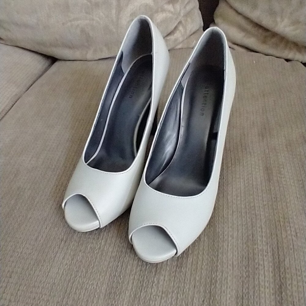 ATTENTION White open toe PUMPS ❣️💕 Super Comfortable